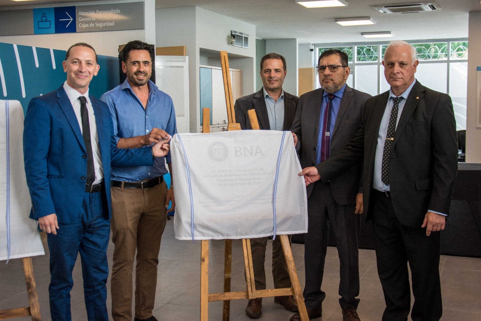 Se inauguró nuevo edificio del Banco Nación en Carmen de Areco