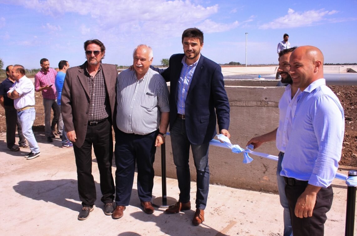El intendente Galli inauguró la planta depuradora cloacal de Loma Negra